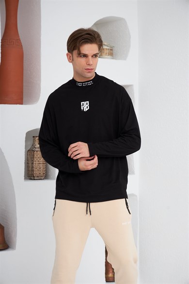 Yakası Nakış Detaylı Oversize Siyah Sweatshirt